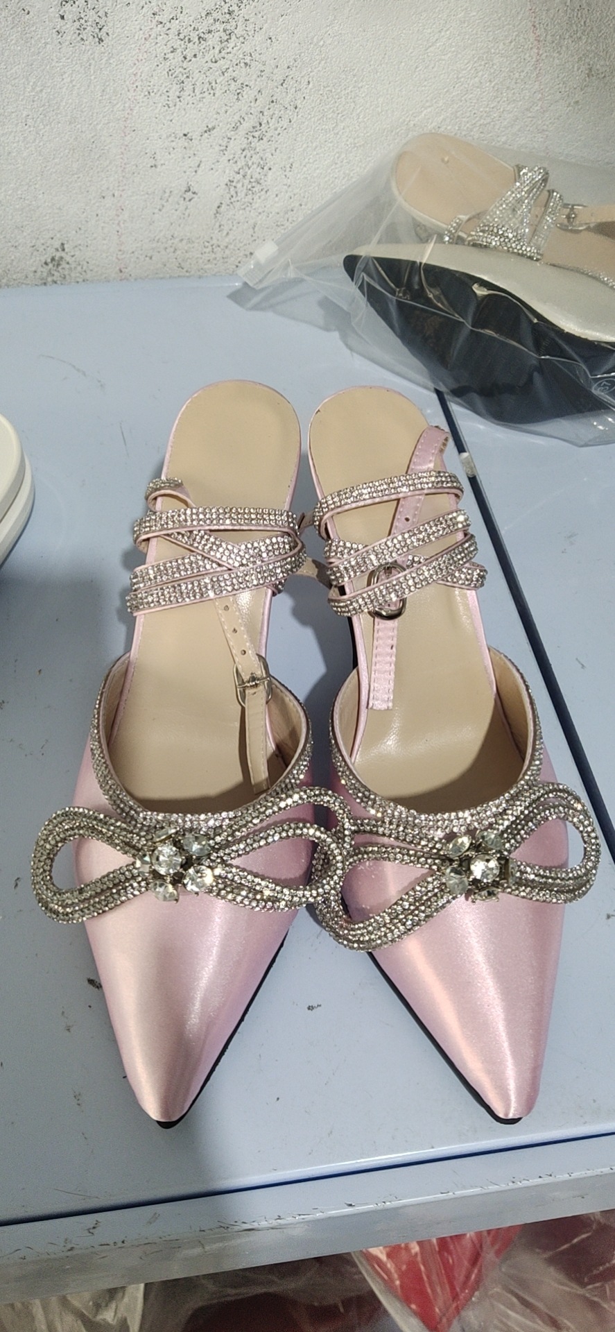 Sandali da donna estivi nuovi sandali alla moda con fiocco a punta con strass e tacchi a spillo_voghion.com