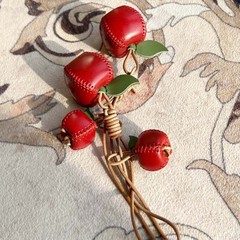 高級手縫い梨とリンゴの本革ペンダントバッグペンダントバッグペンダントカーペンダント手作りDIY素材バッグ