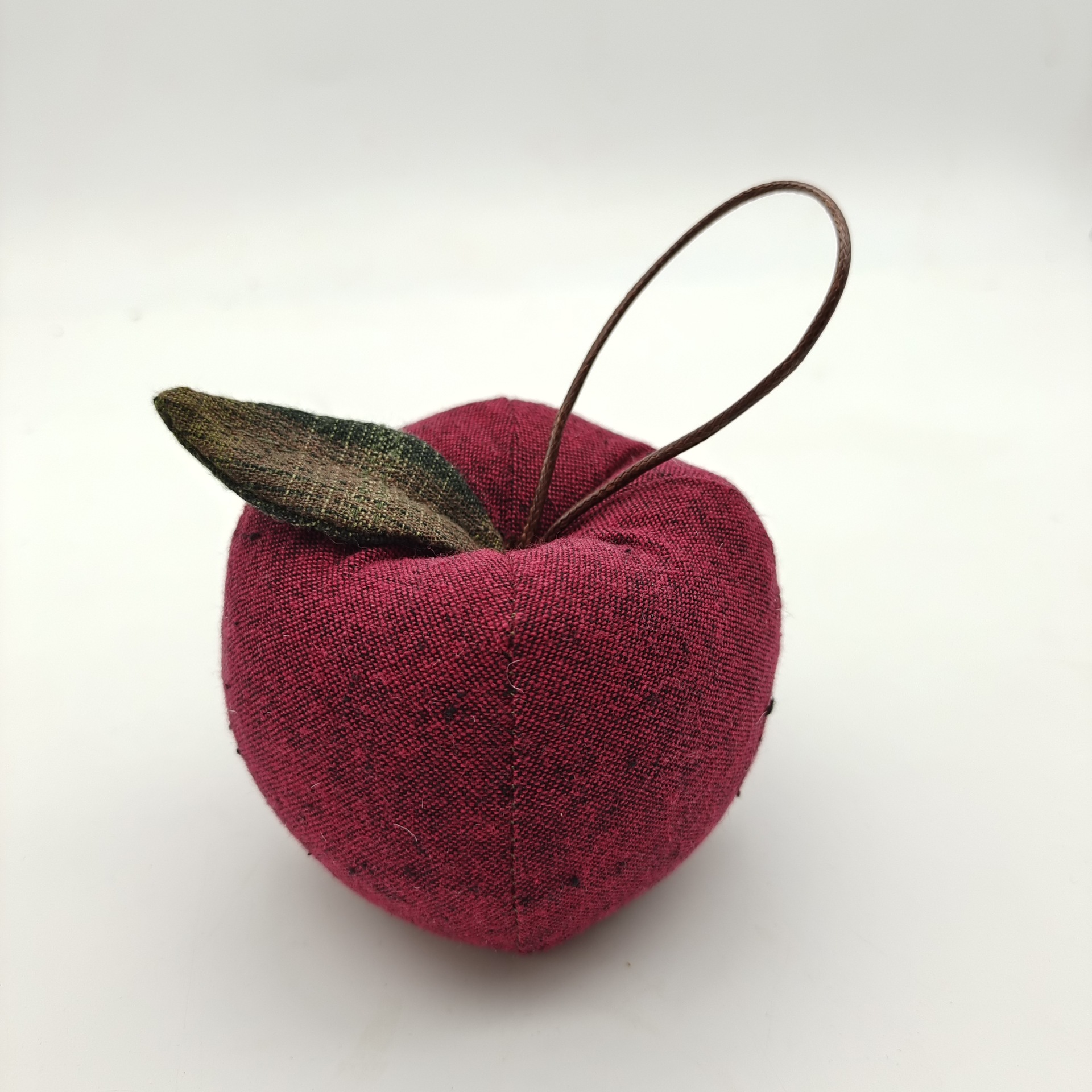 Tela de pera Lu Bordado hecho a mano bricolaje patchwork muñeca decoración regalo del estudiante artesanía tradicional flor tela colgante