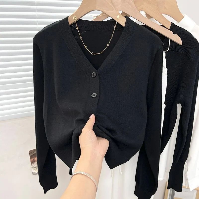 Spring and autumn V-neck cardigan, thin and loose-fitting, slimming, versatile knit top, short-length long-sleeve sweater, women's outerwear