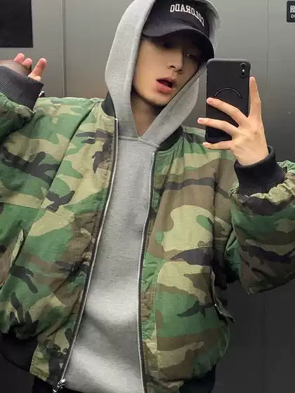 American High-Street Reversible Camo Bomber Jacket Padded Short Coat for Men and Women Winter