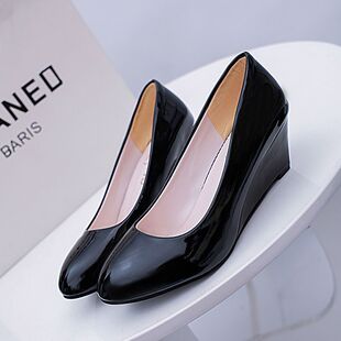 ˇ�g�Һ�ɫ�ս�Ь�¸�����Ь�I��Ь�A�^Ƥ�拌��Ь���bŮЬƤЬ