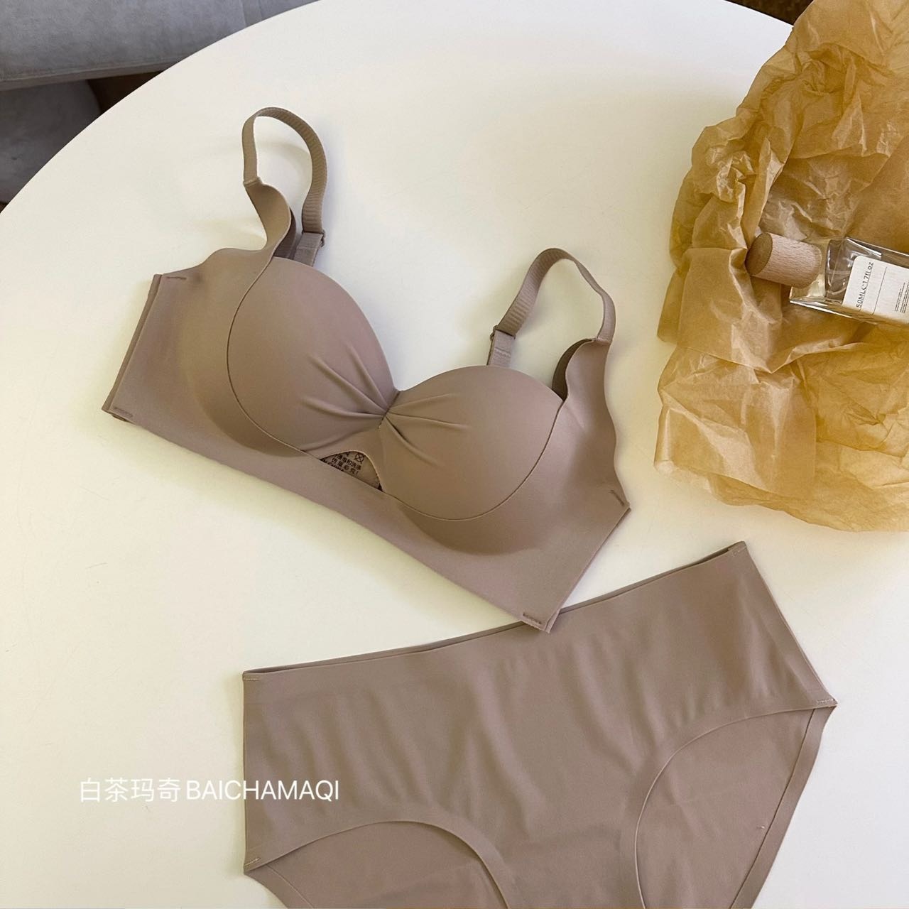 라이트 브라운 슈트