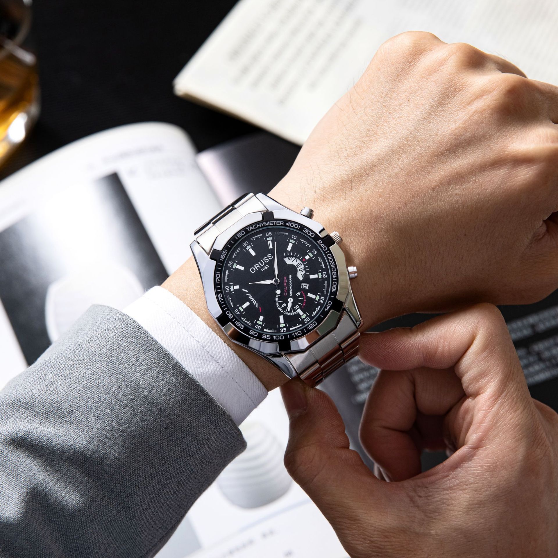 Men's Quartz Chronograph Watch Waterproof Trendy Calendar Dial_voghion.com