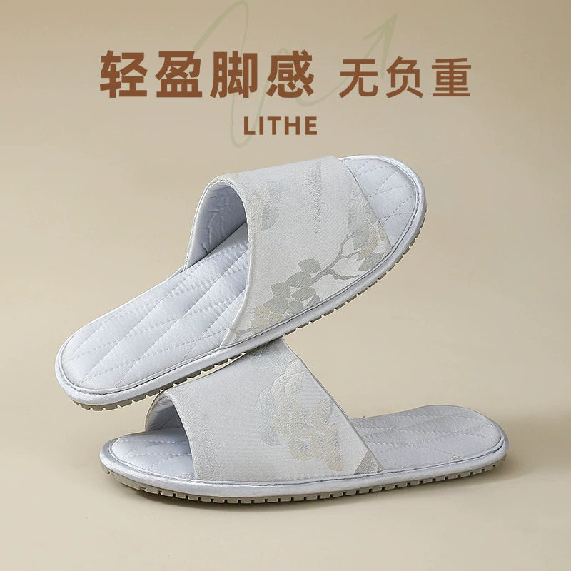 Женские домашние тапочки, весна-лето 2025, новые противоскользящие сандалии в китайском стиле для женщин, шелк и атлас в китайском стиле, искусственный шелк