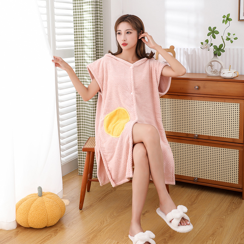 Wholesale new wearable bath towel hooded cloak for adult household daily use soft water absorbent swimming bath skirt bathrobe