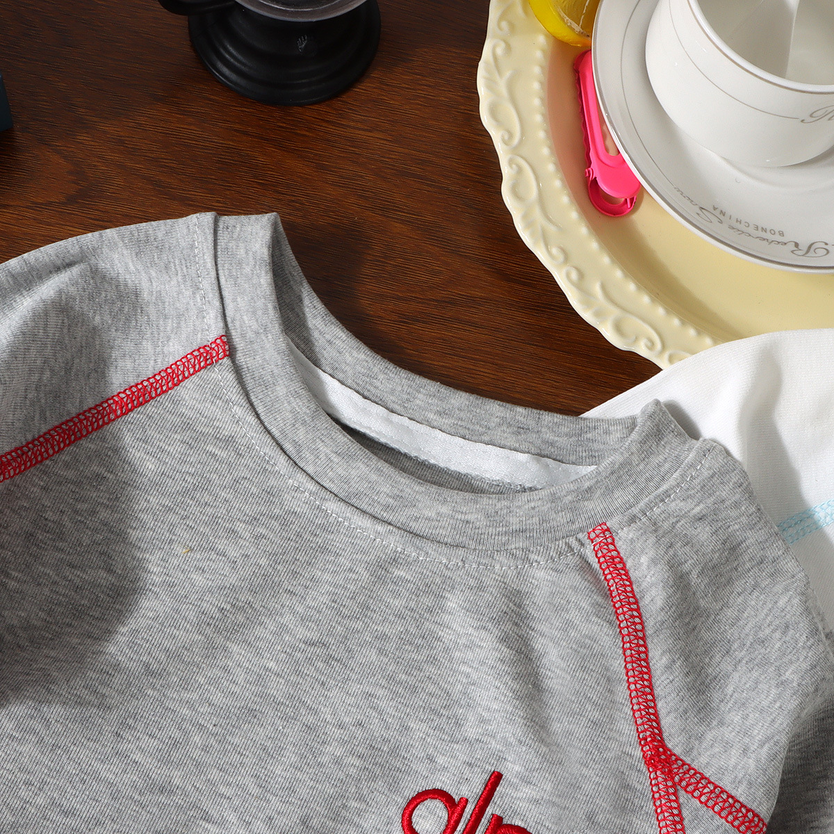 2026 nueva primavera y otoño sin hueso para hombres y mujeres, camiseta de manga larga para niños, chaqueta de abrigo de manga larga