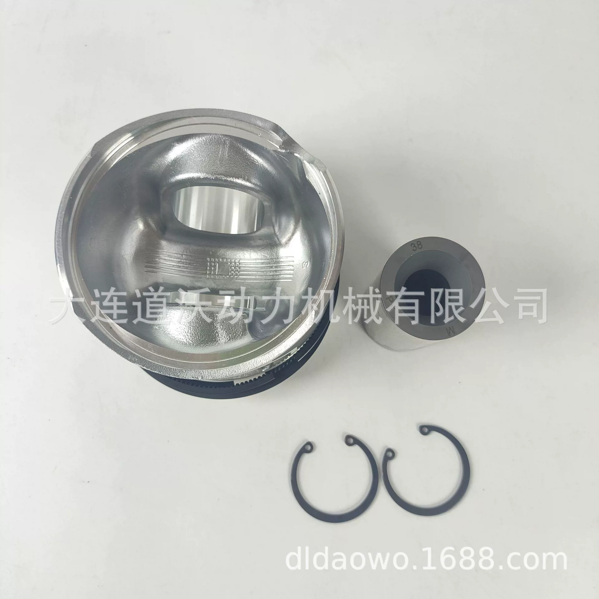 BFM2012C engine is enlarged 0.5 piston assembly 04284179 0428369