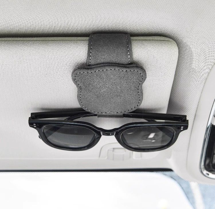 Simple and Portable Magnetic Car Glasses Holder Car Interior Leather Storage Clip Car Sunglasses Clip Bill Card Holder Trendy