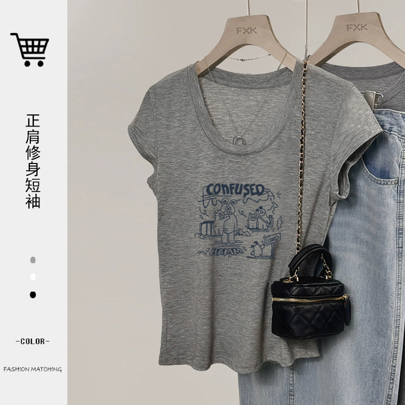 여성용 그레이 U 넥 오른쪽 어깨 반팔 티셔츠 여름 얇은 2025 새로운 슬림 피트 하이 엔드 외국 스타일 바닥 셔츠 탑