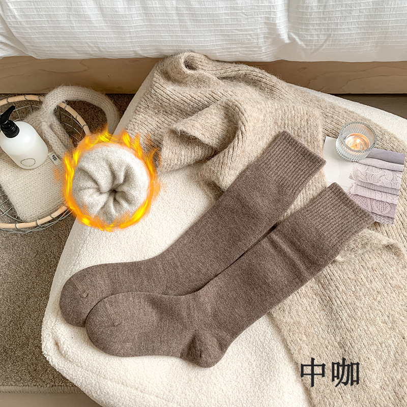 Calcetines de mujer invierno engrosado calcetines de oveja invierno calcetines de calcetines de mujer al por mayor