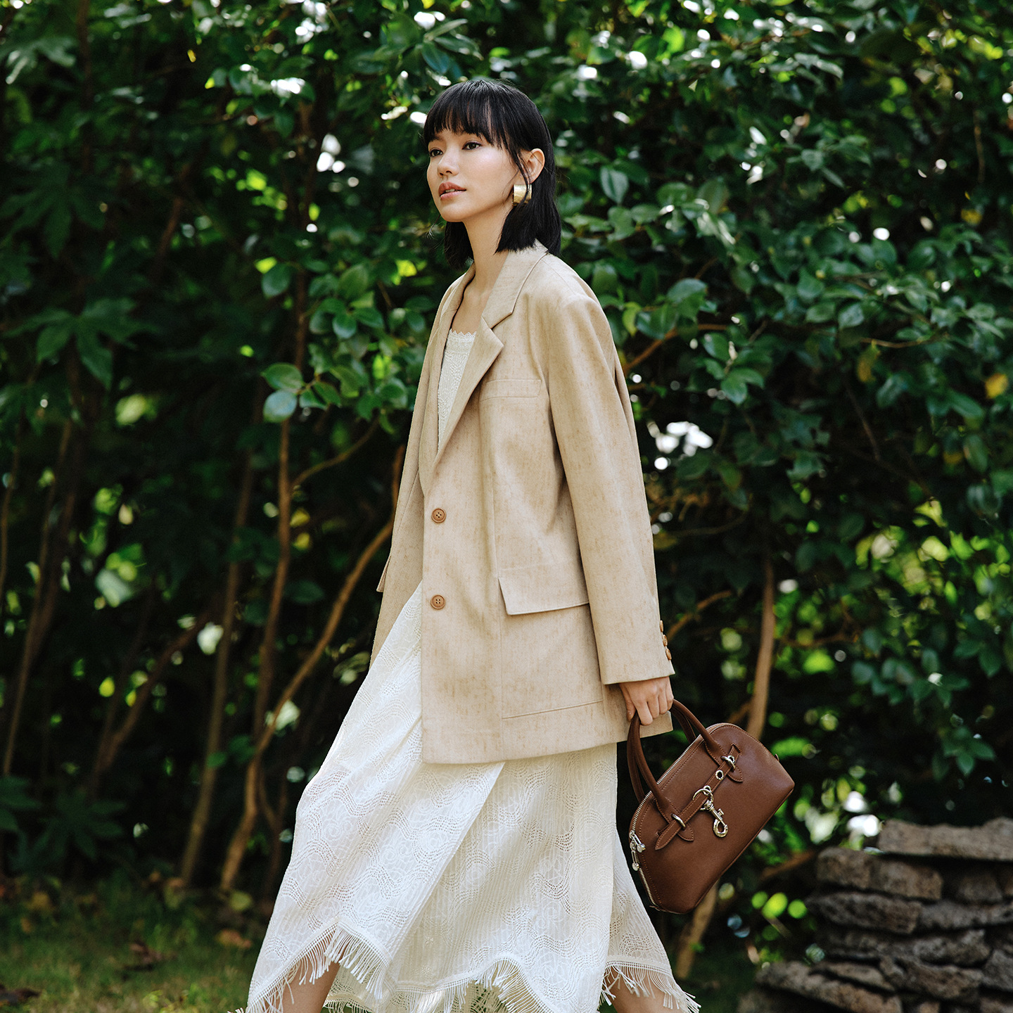Stylish and elegant single-breasted women's suit jacket, new autumn 2026 arrival, sophisticated vintage style, loose fit, slimming effect.