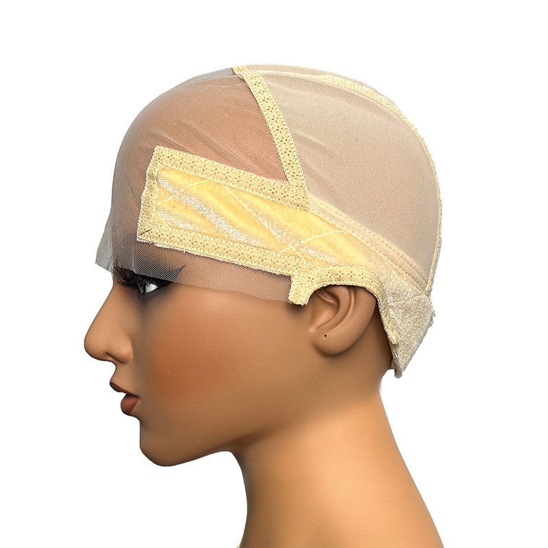 넓어진 레이스가 있는 베이지색 귀파기 메쉬 모자