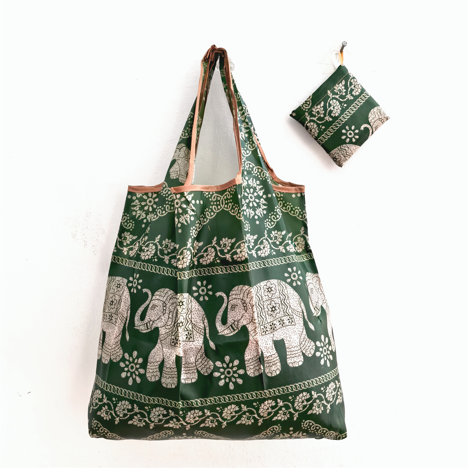 Bolso de compras de supermercado mediano de dibujos animados bolso verde bolso de moda bolso de compras plegable Portátil Bolsa de nylon impermeable image 81