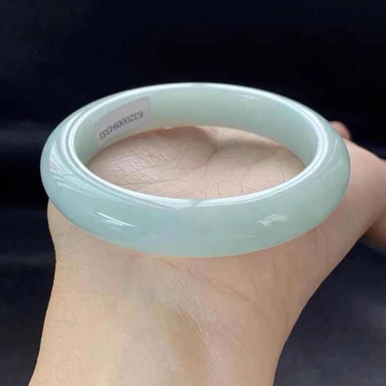 Vòng tay ngọc bích Miến Điện tự nhiên cao cấp có giấy chứng nhận chi tiết 4