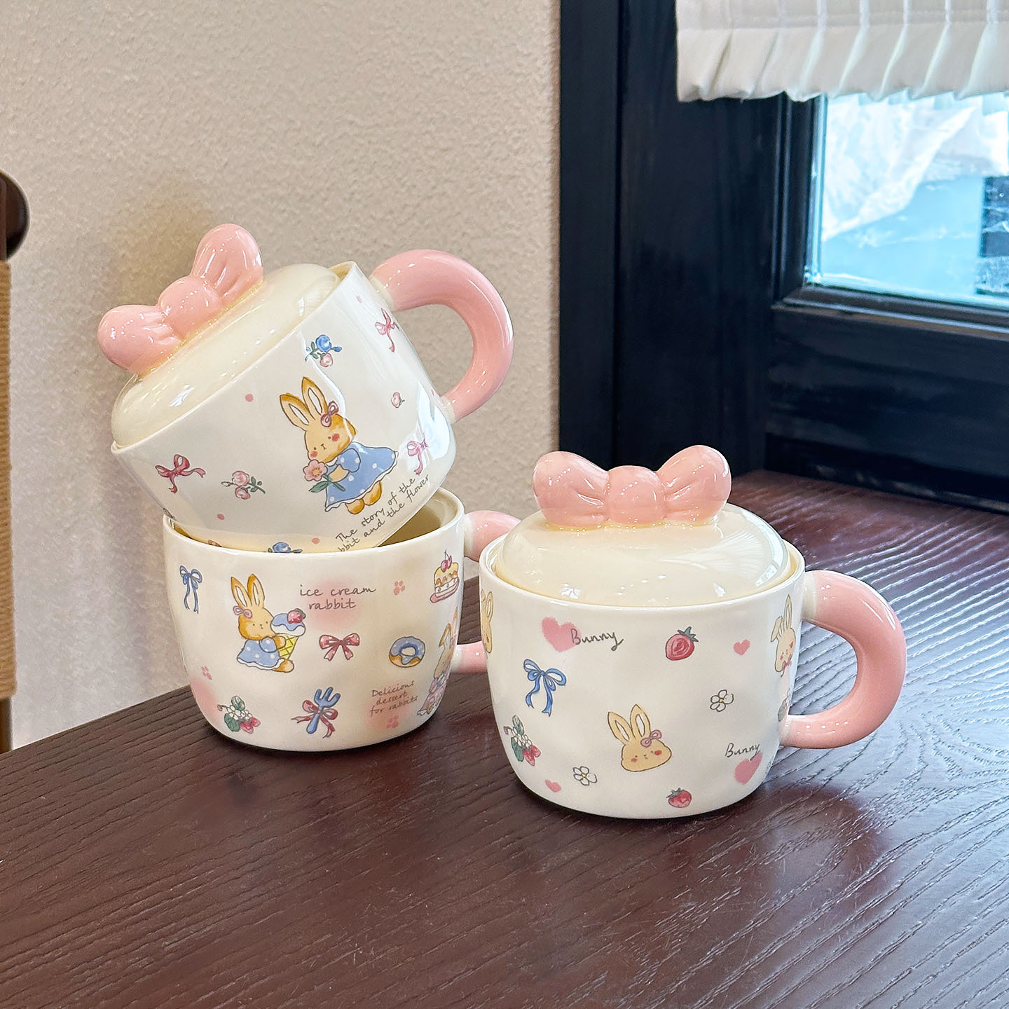 Conejo encantador taza de cerámica con tapa de alto valor facial regalo de pareja taza de agua de dibujos animados taza de café doméstica