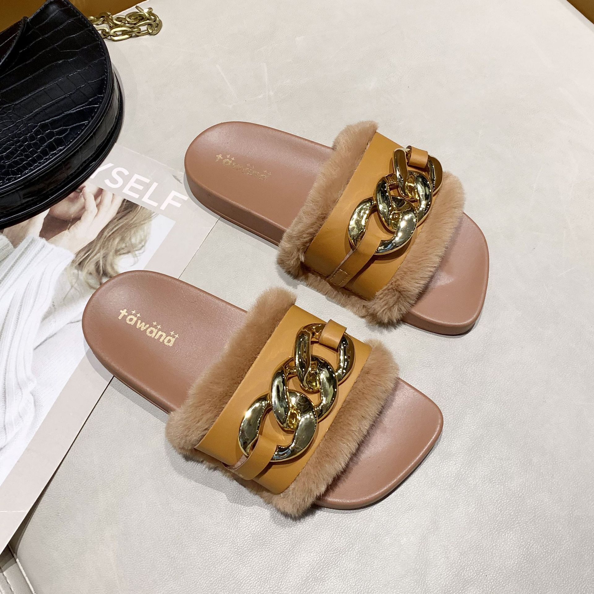 Tawana primavera y otoño nuevas zapatillas a juego de mujer de una sola palabra casual hogar al aire libre zapatillas de felpa comercio electrónico transfronterizo al por mayor