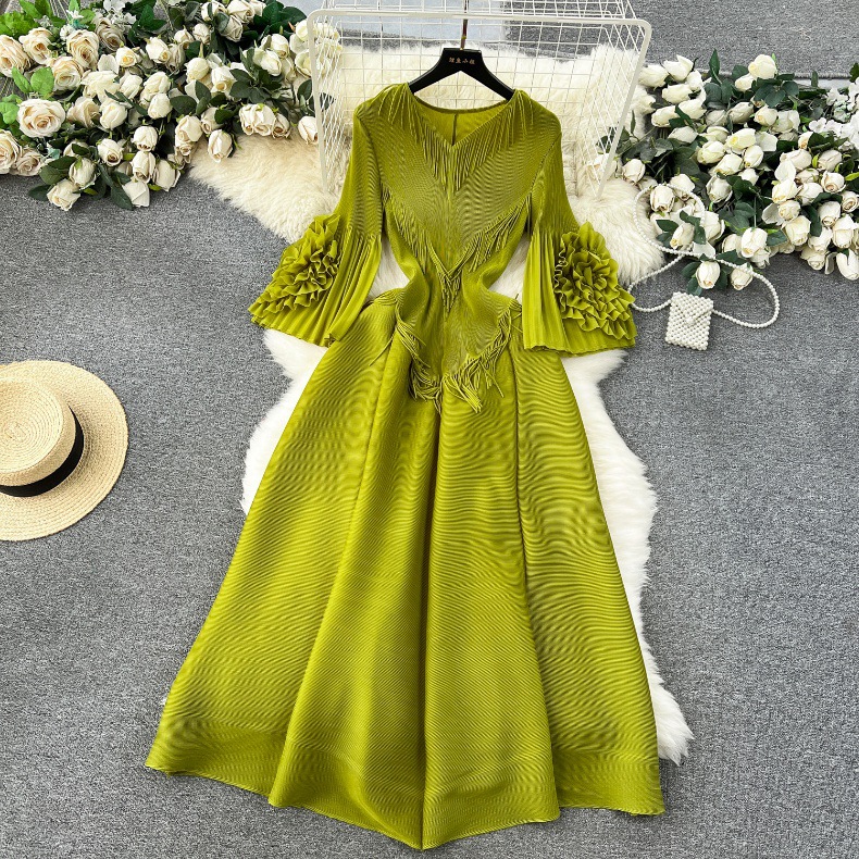 Women's Regular Dress Elegant V Neck Pleated Half Sleeve Solid Color Midi Dress Daily display picture 17