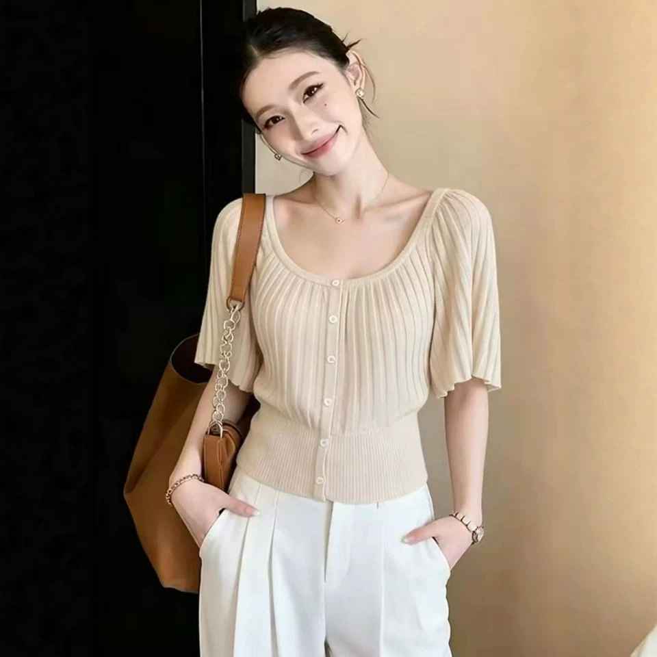 Áo thun ngắn tay nữ phong cách Pháp, chất liệu dệt kim thắt eo, dáng ôm gọn gàng — màu kaki chi tiết 2