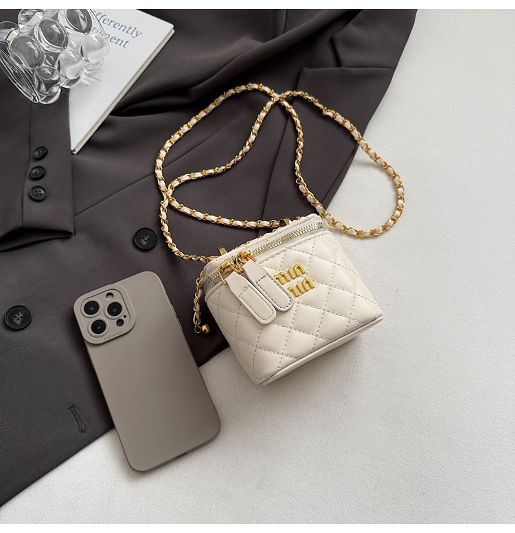 Little Bag Women 2025 Summer New Fashion diamond-shaped chain patent leather crossbody bag, versatile single-shoulder hand-carry bucket bag Specification drawing