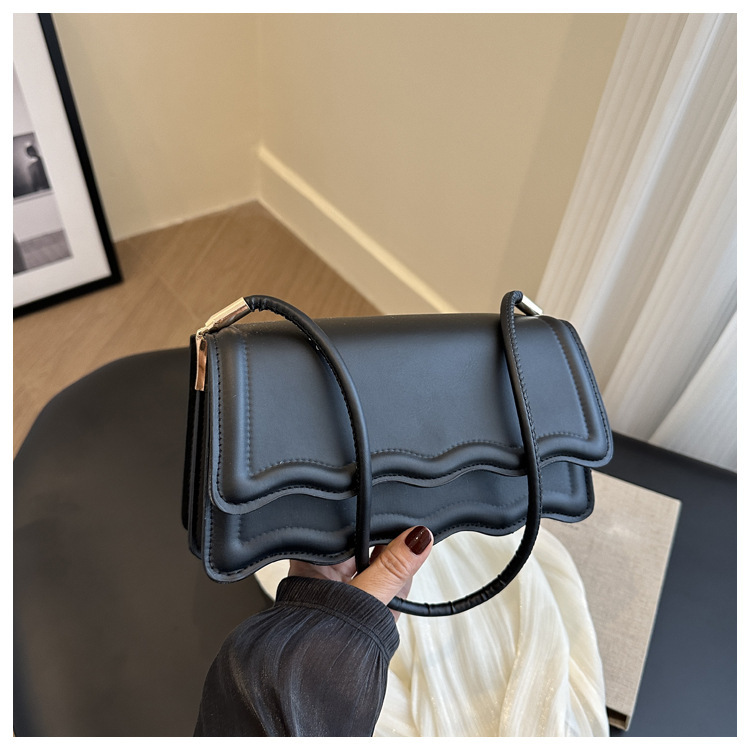 302g Weight Sewing Thread Fashion Element Flip Cover Closure Type Single Shoulder Strap Strap Type Square Bag Bags Type Casual Occasion Pu Leather Material Solid Color Pattern All Seasons Season Women's Gender Streetwear Style Square Shape Small Size Women's Small Pu Leather Solid Color Streetwear Sewing Thread Square Flip Cover Square Bag 18