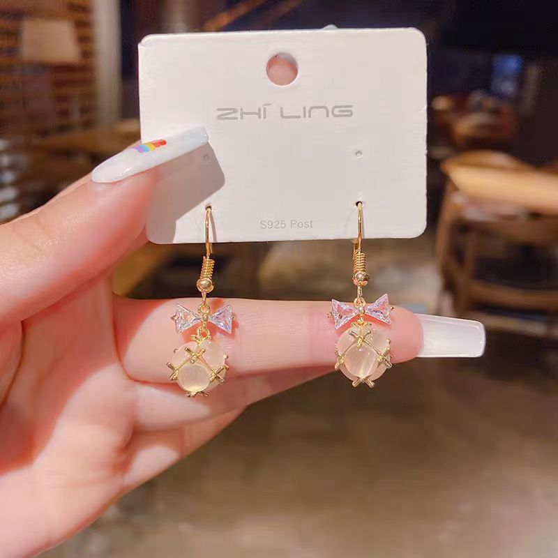 Fashionable geometric three dimensional small design elegant…