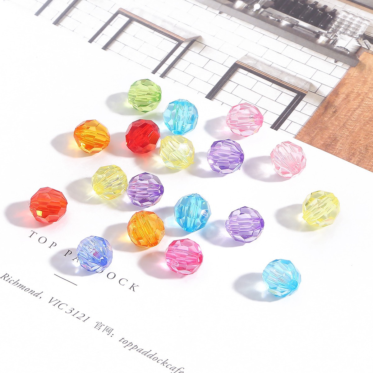 Acrílico de color mixto 32 cuentas transparentes de ángulo de corte DIY hechas a mano antiguas pinzas de pelo collar pulsera accesorios de material de cuentas