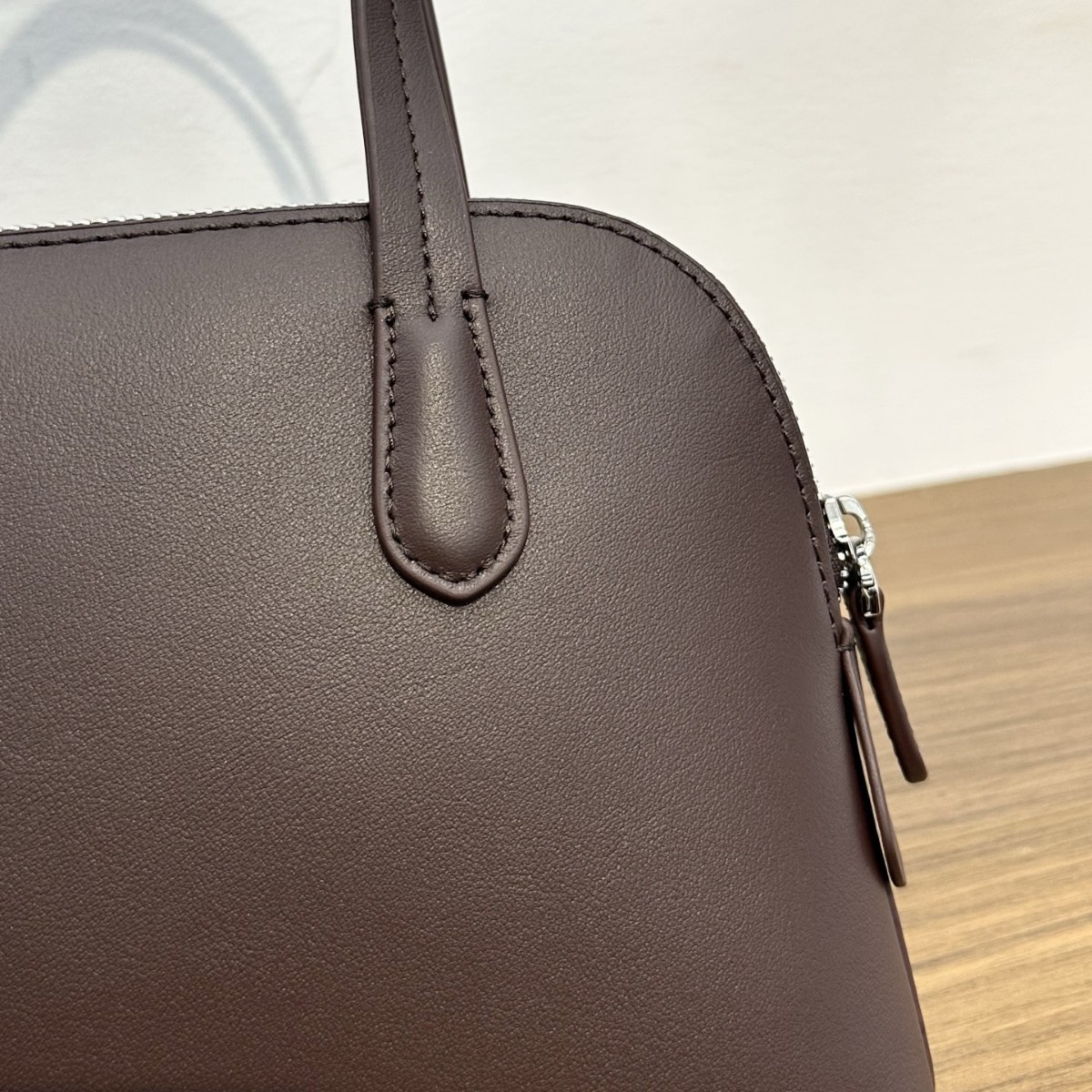Top Grain Cowhide Mini Bowling Shell Handbag 2025 New Genuine Leather Small Bag For Women Commuter Shoulder Crossbody Bag - Thumbnail 4