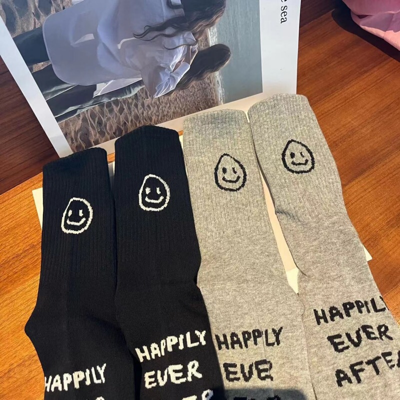 South Korea trendy cool smiley face heel letter casual sports mid-calf length socks men and women ins Internet celebrity personalized pure cotton socks stockings