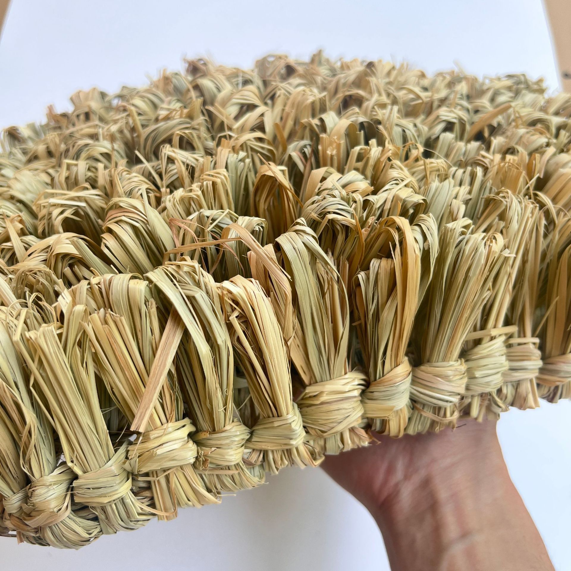 Hierba hecha a mano, nido de conejo plegable, estera de paja, hierba, rábano, hámster, conejillo de indias, juguetes molares, suministros para mascotas