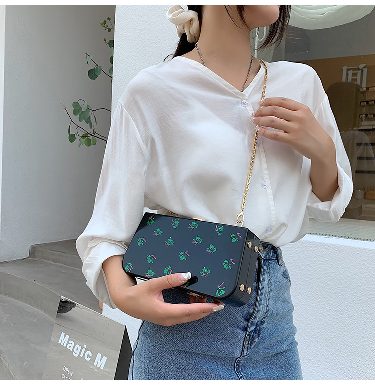 New Fashion Transparent Arcylic Printing One-shoulder Messenger Small Square Clutch Bag Wholesale Nihaojewelry display picture 16