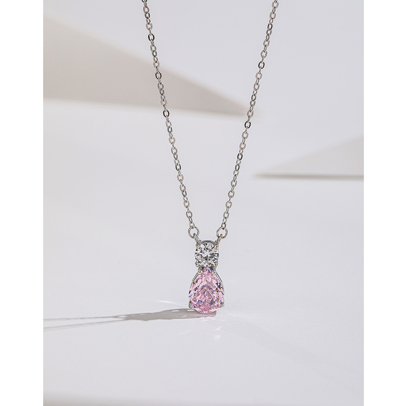 S925 plata esterlina hielo flor corte collar cuadrado para las mujeres Luz de lujo de alto grado temperamento nicho de alto carbono diamante colgante clavícula cadena