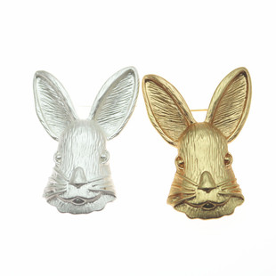 Autumn and Winter Retro Rabbit Brooch High-End Niche Cute Corsage Female Cartoon Pin Accessories Wholesale Clothing Accessories