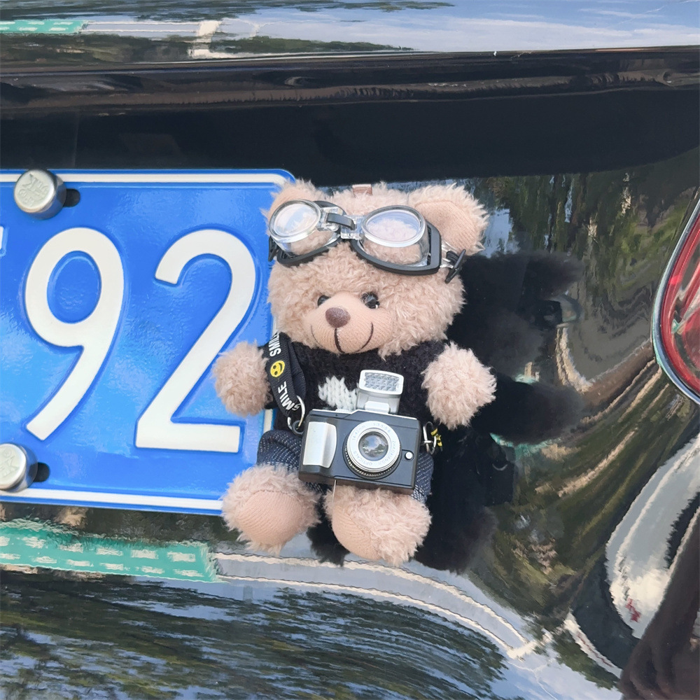 Personalidad encantadora del oso en línea decoración de la cola del automóvil adornos muñecas de peluche fuera del automóvil suministros de automóvil estables