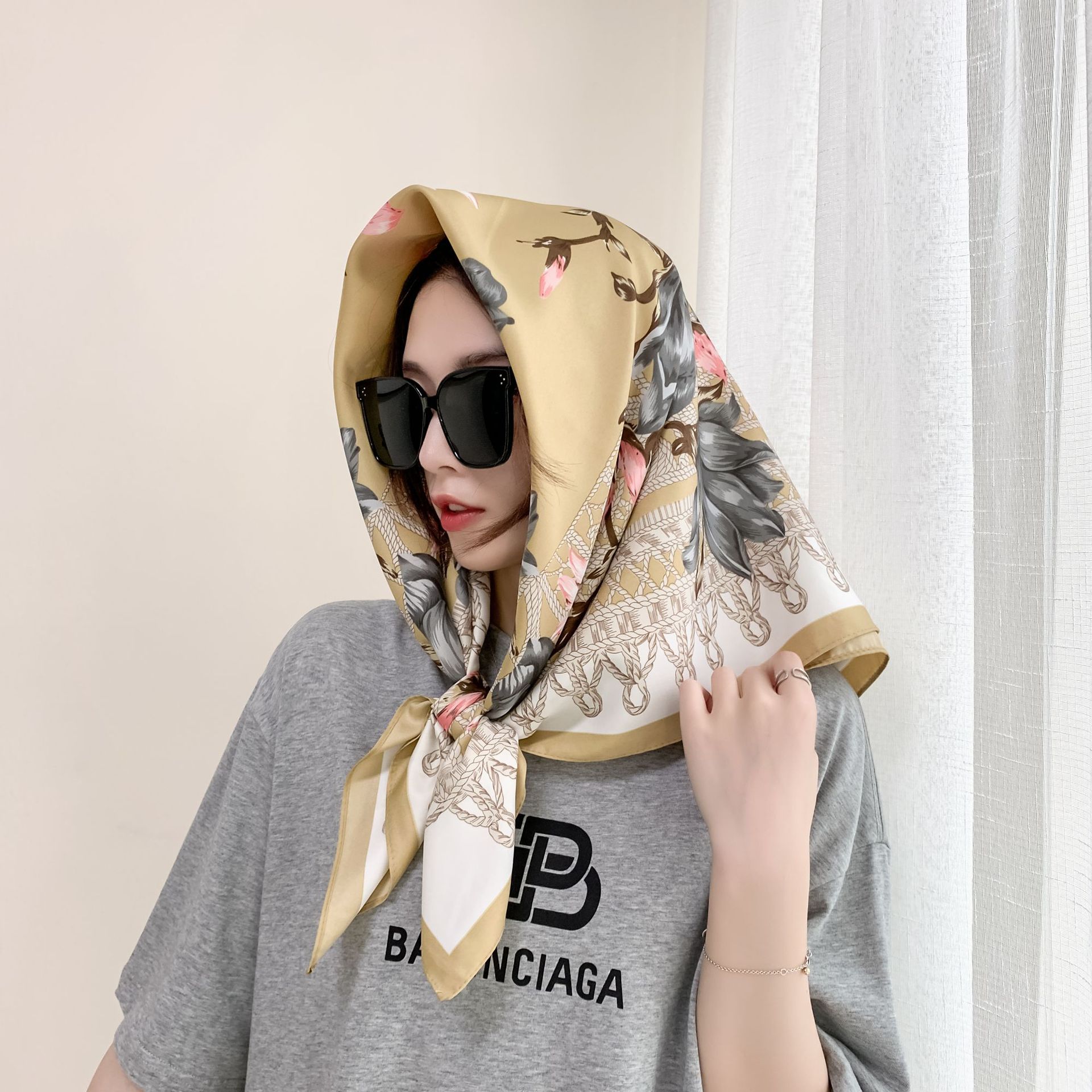 2021 wild silk shawl ladies spring autumn Korean version of the wild color printing scarf 90cm big square towel