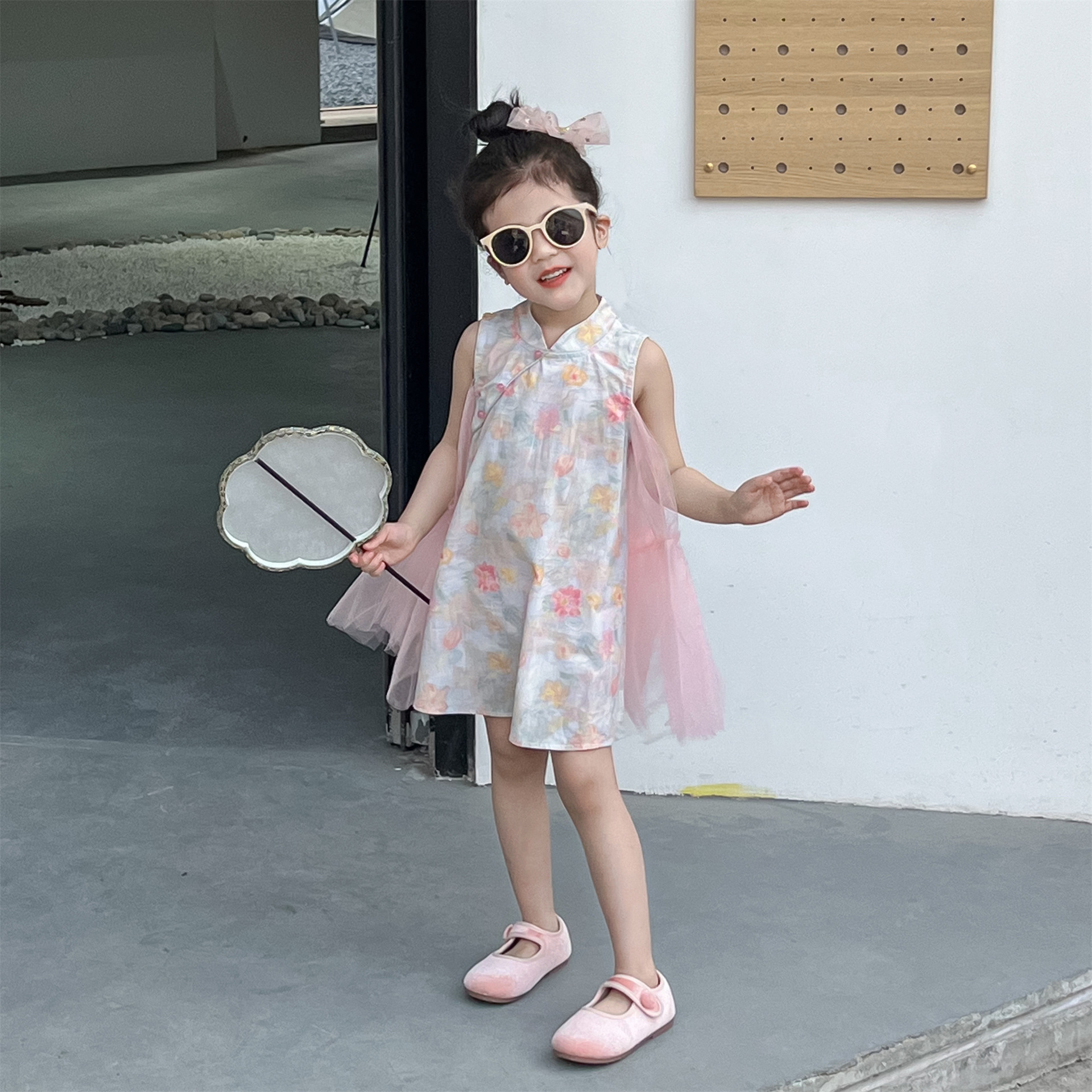 Chinese-style cheongsam performance costume for girls—summer pink floral print, new Chinese-style vintage button-up modified formal dress with mesh vest and cheongsam.