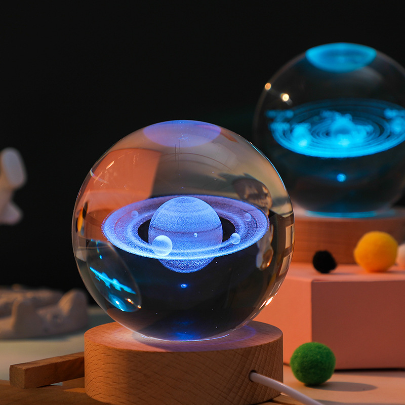 3d水晶球内雕星系宇航员彩光灯创意家居装饰玻璃球小夜灯生日礼物