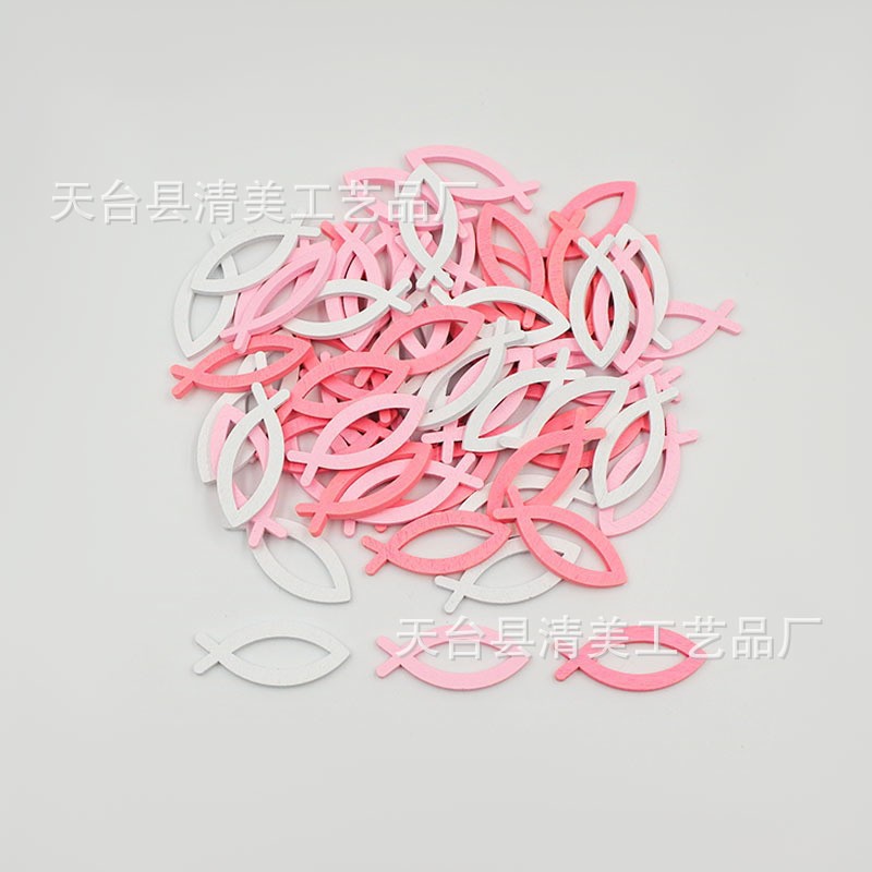 Decoración de madera Tres colores mezclado pescado hueco madera pescado hueco decoración de pared colgante