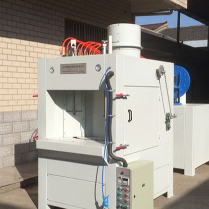 供应自动喷砂机小型输送式打磨除锈喷砂机 自动式喷砂设备