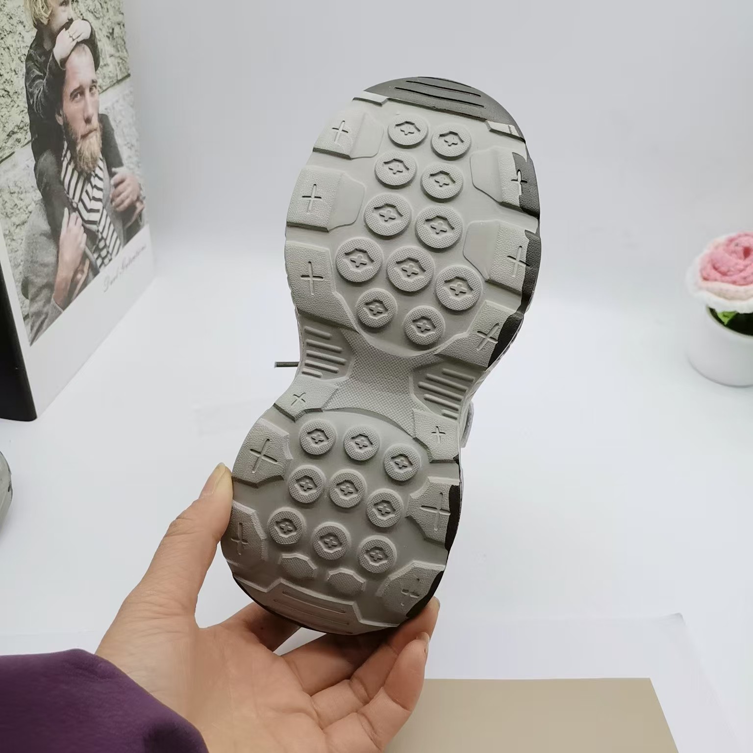 Primavera de niños pequeños y medianos zapatos de papá 2025 primavera transpirables zapatos deportivos casuales para niños zapatos escolares para niñas transpirables y cómodos