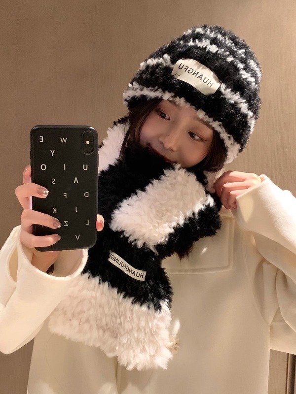 韓国版の白黒のストライプのニットの毛の帽子の子供の冬の百合は顔の小さい保温の耳の帽子の毛糸の帽子を現します。|undefined