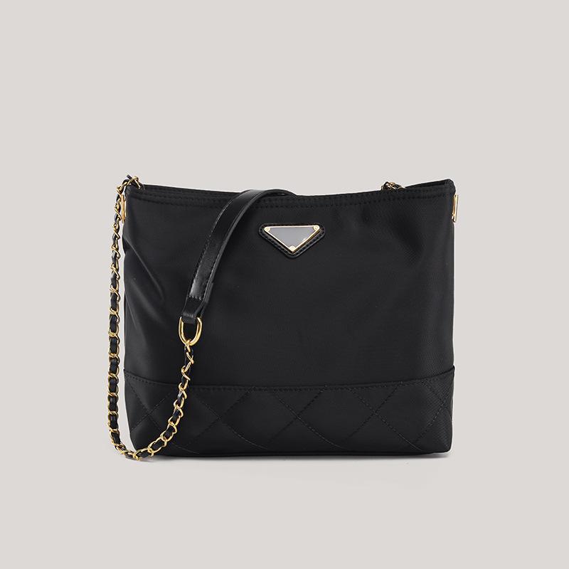 New Style Women's Fashionable Simple Large-Capacity Rhombus Chain Bag with a High-End Feel, Cross-Body Bag, Versatile Shoulder Tote Bag for Going Out New Style Women's Fashionable Simple Large-Capacity Rhombus Chain Bag with a High-End Feel, Cross-Body Bag, Versatile Shoulder Tote Bag for Going Out