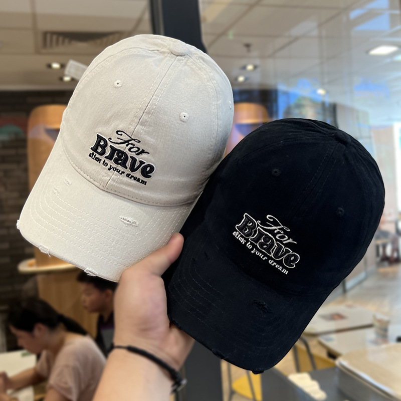 Coreano retro hacer viejos agujeros estereoscópicos bordados letras sombrero de béisbol mujer primavera y otoño calles generales sombrero de lengua de pato moda