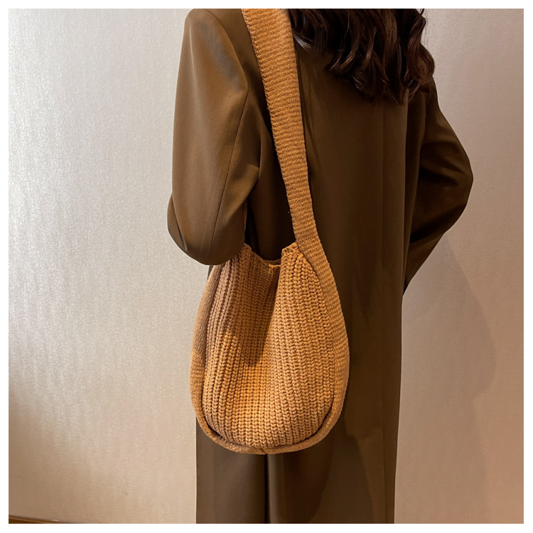 Femmes Grande Tricoter Couleur Unie De Base Carré Fermeture Éclair Sac À Main display picture 3