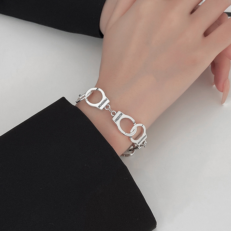 Handcuffs Bracelet Personality High Sense European and American Fashion Temperament Cold Wind Niche Women's Hip Hop Internet Celebrity Korean Fashionable Cool Handsome