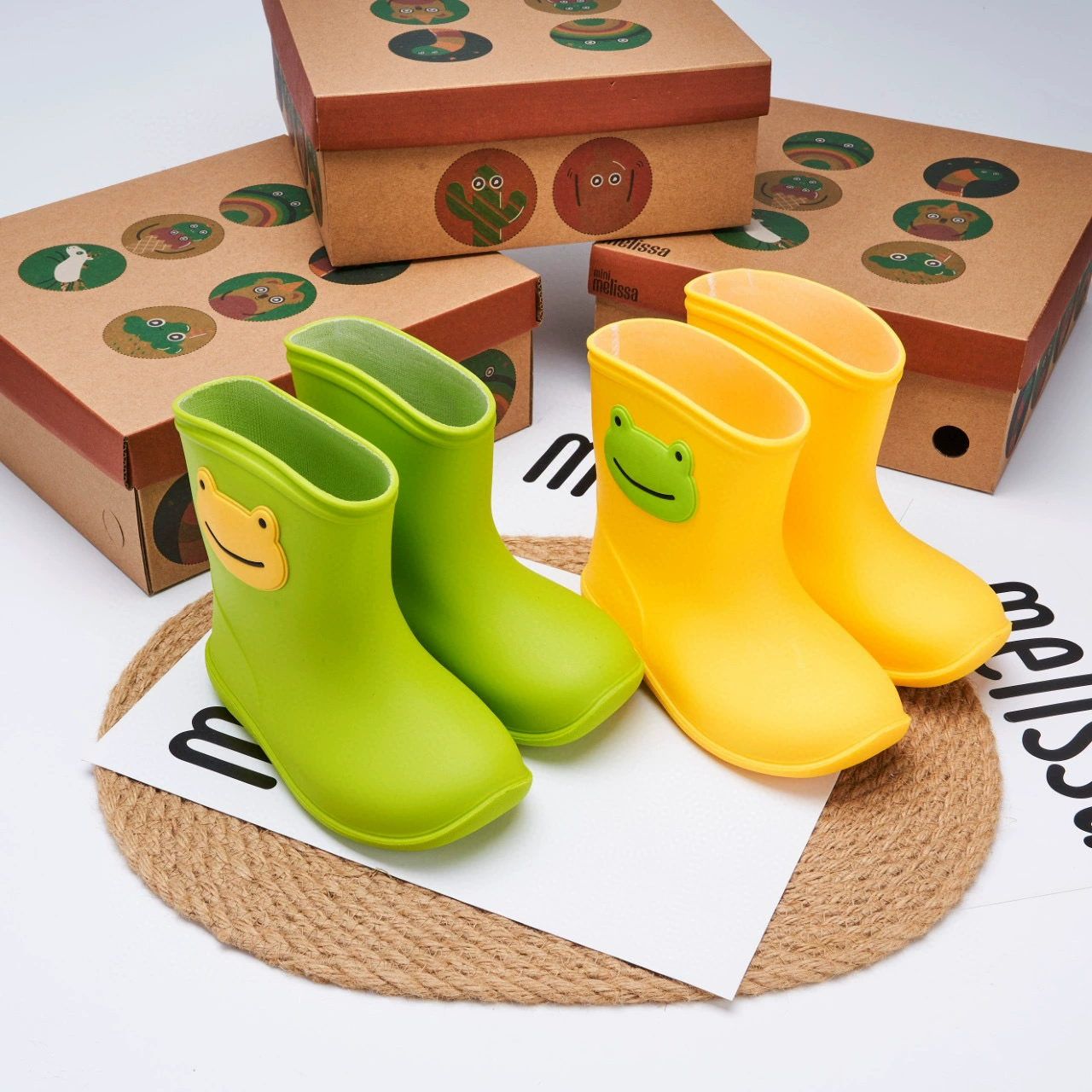 Новые сандалии Melissa 2025: дождевые сапоги и пляжная обувь для мальчиков и девочек