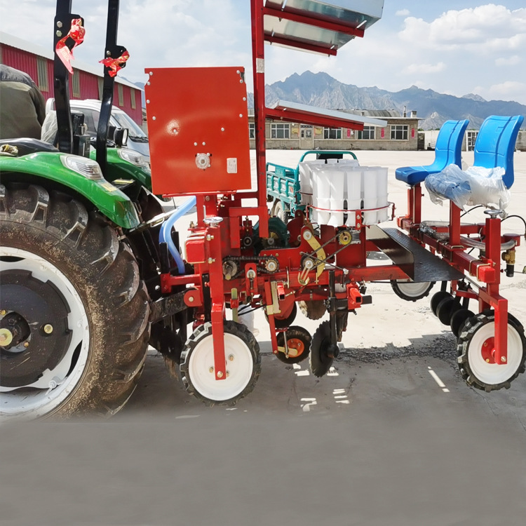 柴油自走2行大头菜移栽机拖拉机后置铺膜移栽浇水移苗机杯盘苗栽