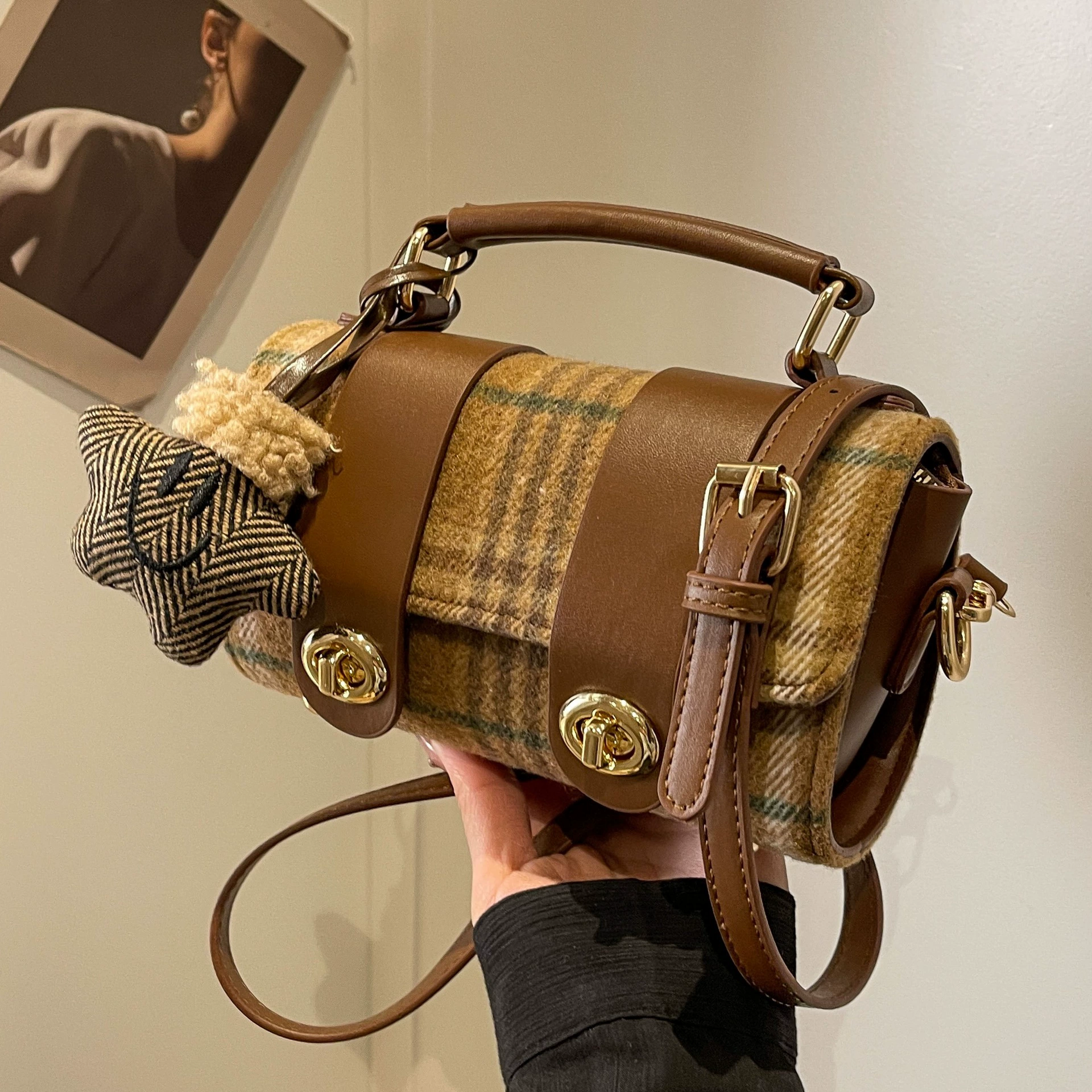Retro handheld small bag, winter small shoulder bag, 2023