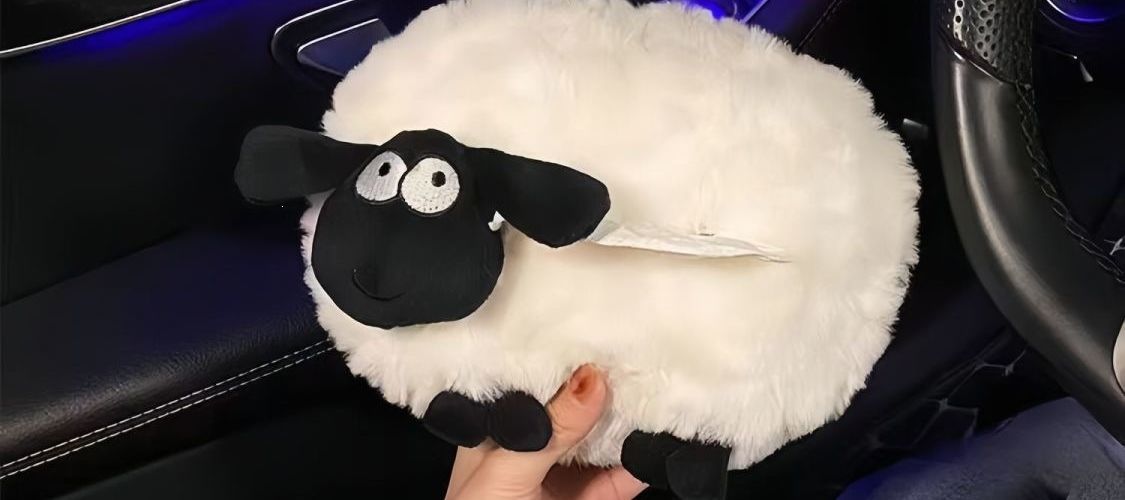 Sean Little Lamb's hanging tissue box is suitable for car use, as an in-car decoration for the armrest box