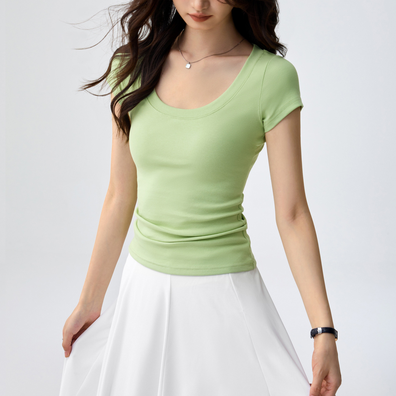 Camiseta de algodón puro de alta calidad para mujer, manga corta, corte ajustado, cuello redondo, sexy y ceñida, top de verano 2026, camiseta básica de color liso.